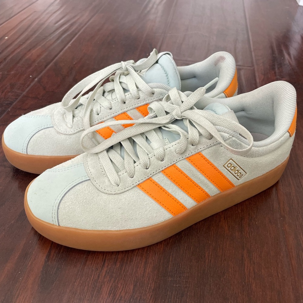 Adidas Womens Vl Court 3.0 Lace Up Sneakers green/orange